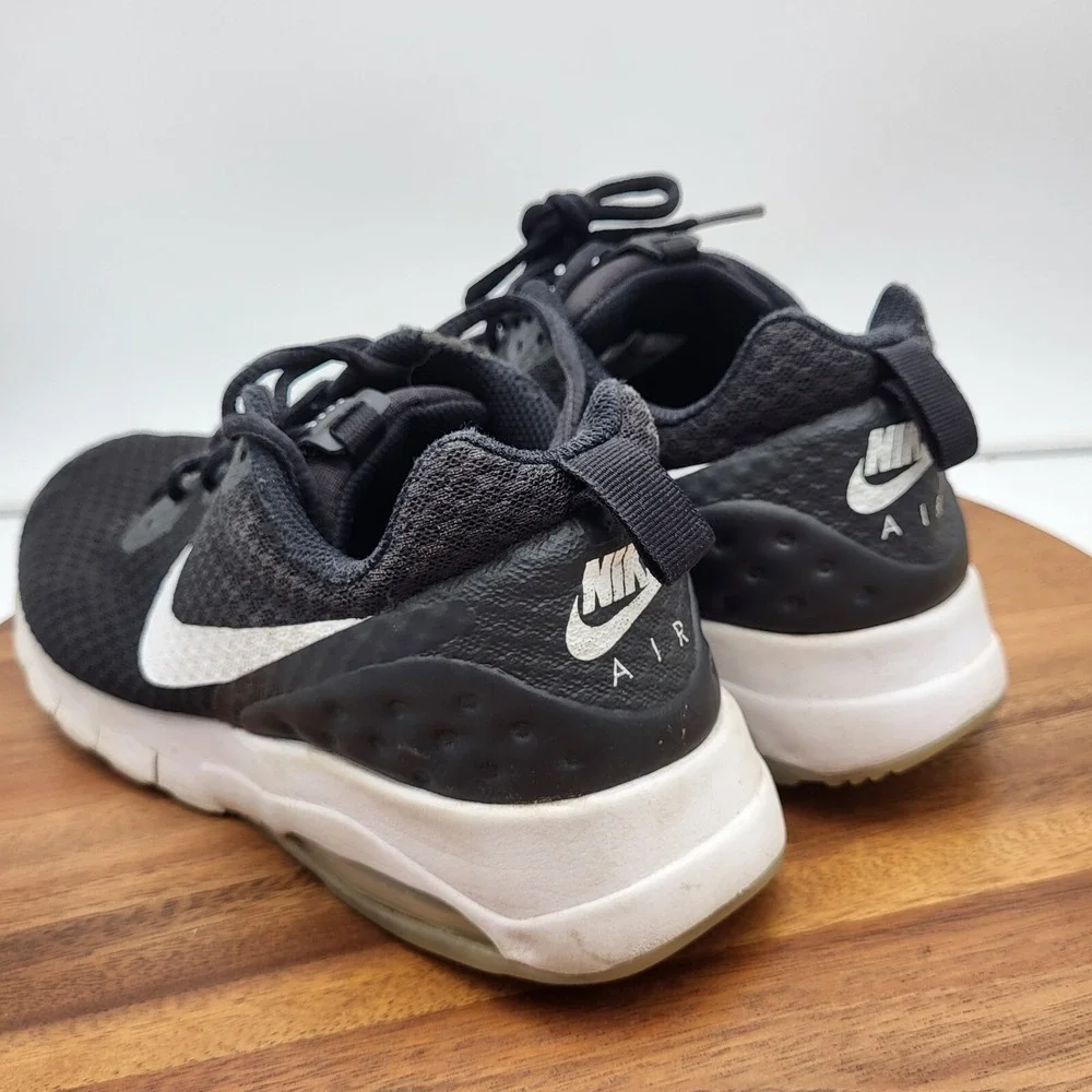 Nike‎ Air Max Motion Running Shoes Mens Size 8.5 Black White 833260-010 Shoes